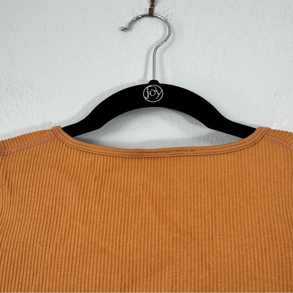 Bo+Tee Game On Ribbed Crop Top - Picture 7 of 10